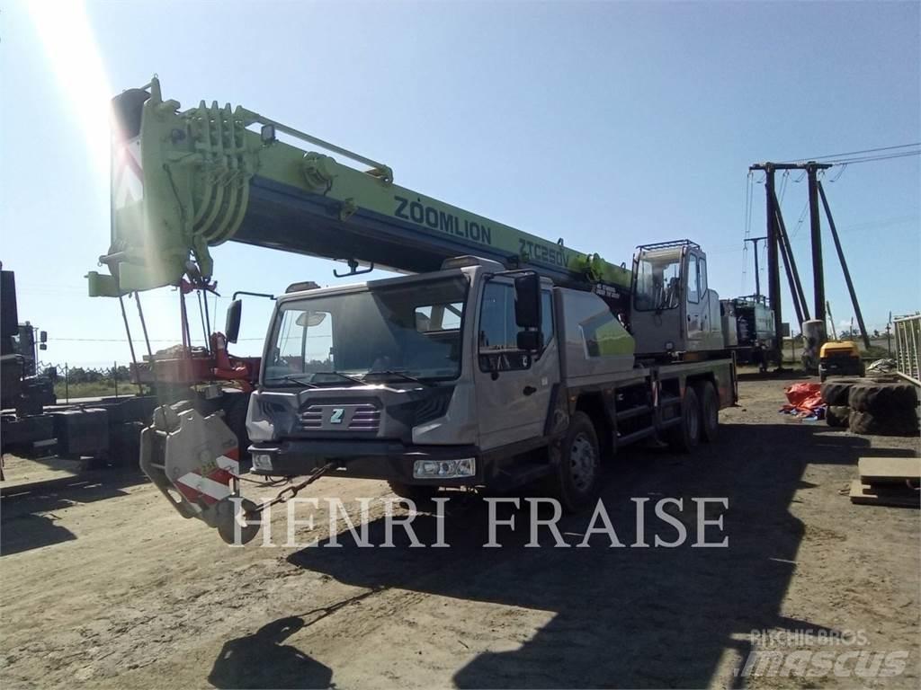 Zoomlion ZTC250V31 Gru per tutti i terreni