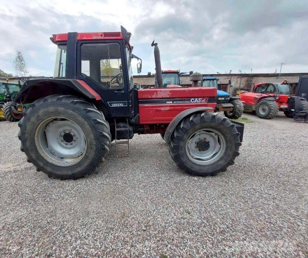 Case IH 1255 XL Trattori