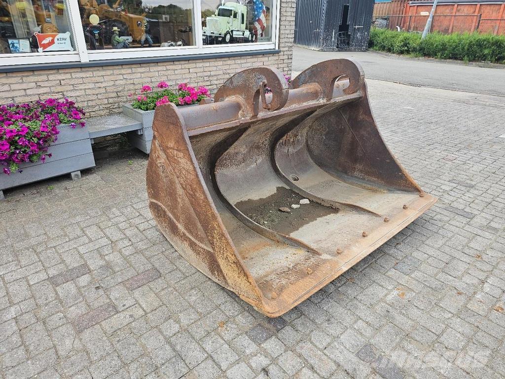  Onbekend Slotenbak Benne