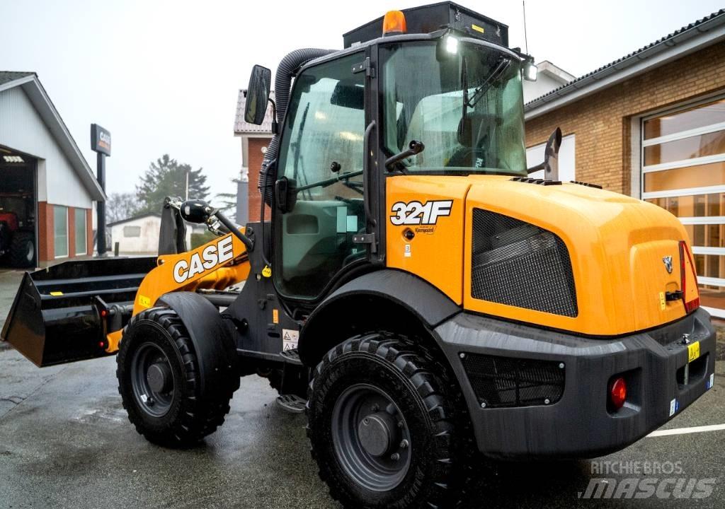CASE 321 F Pale gommate