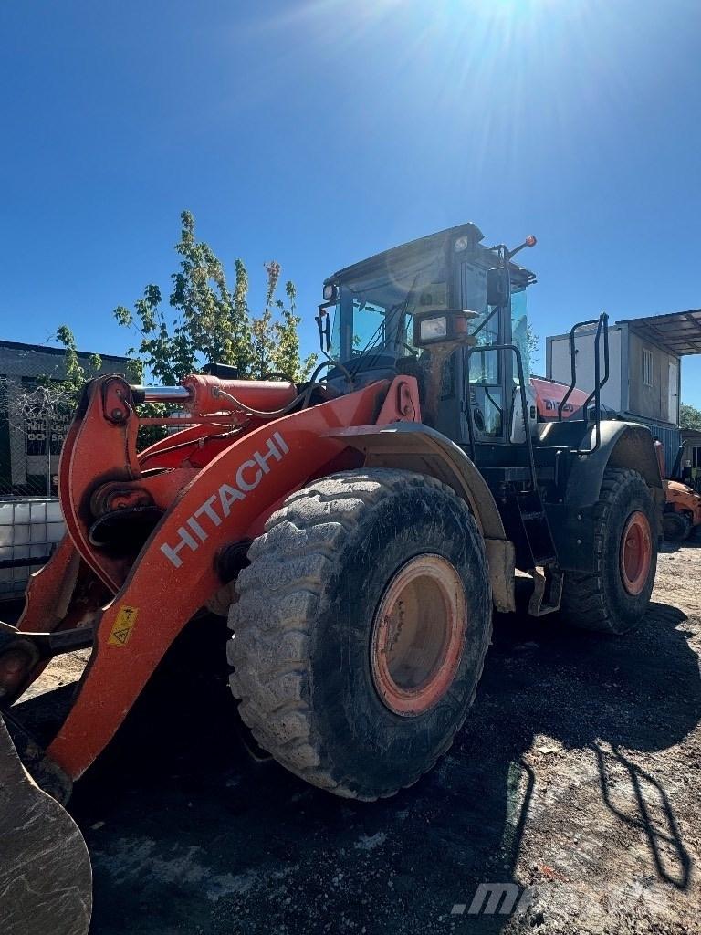 Hitachi ZW 220-3 Pale gommate
