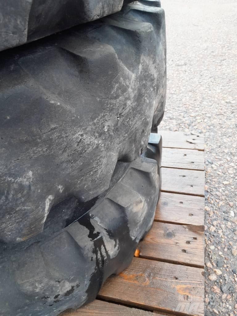 Mitas 8,25-20 Hjul Pneumatici, ruote e cerchioni