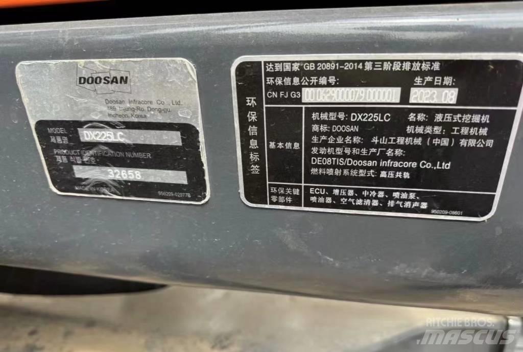 Doosan DX 225 Escavatori cingolati
