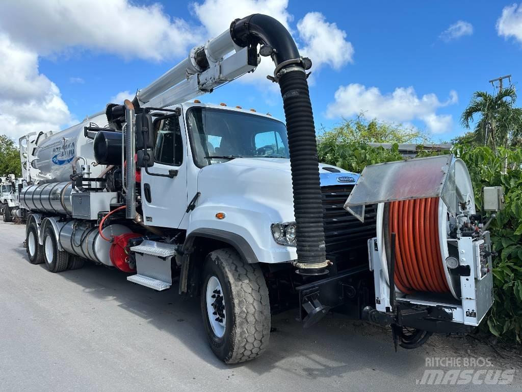 Freightliner 114 SD Camion autospurgo