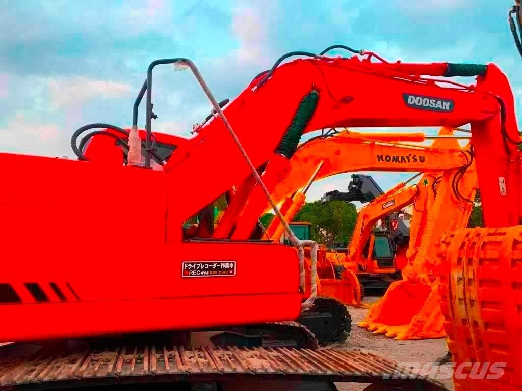Doosan DX 225 LC Escavatori cingolati