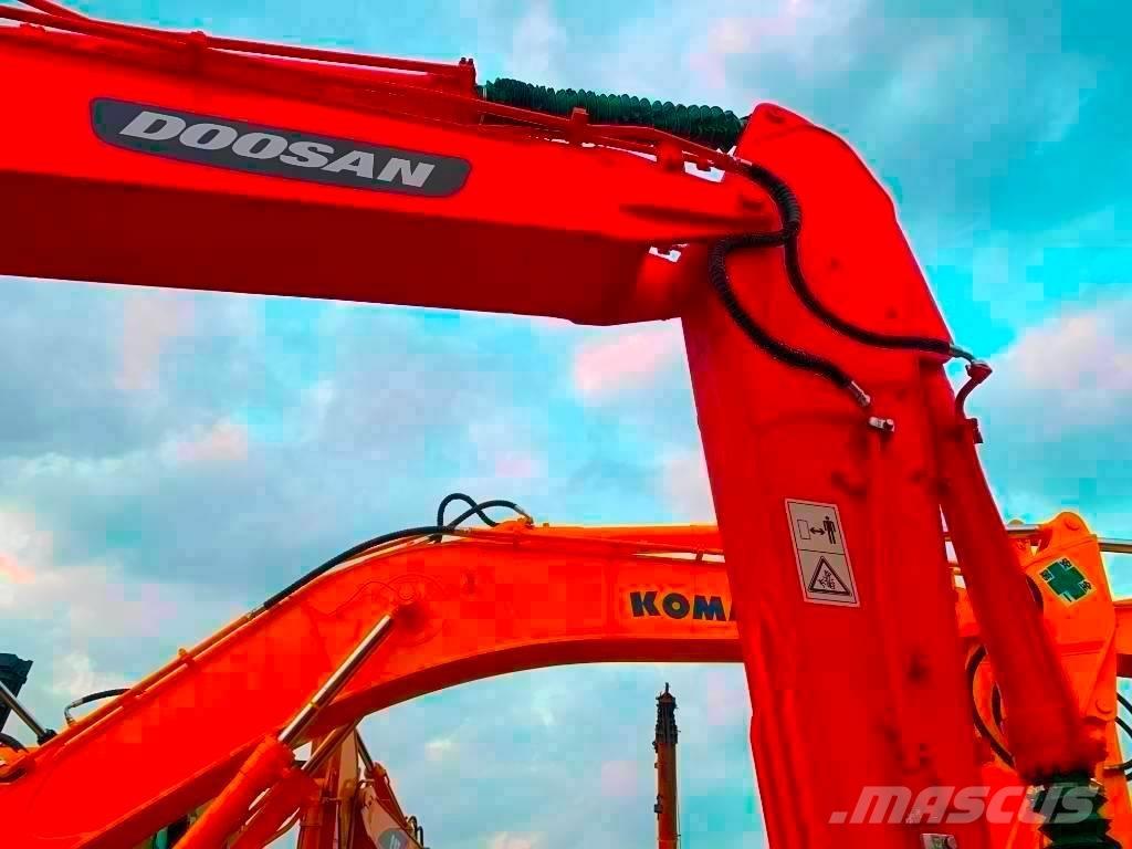 Doosan DX 225 LC Escavatori cingolati