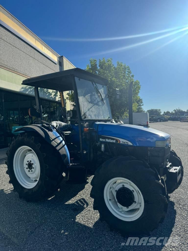 New Holland TN 70 Trattori