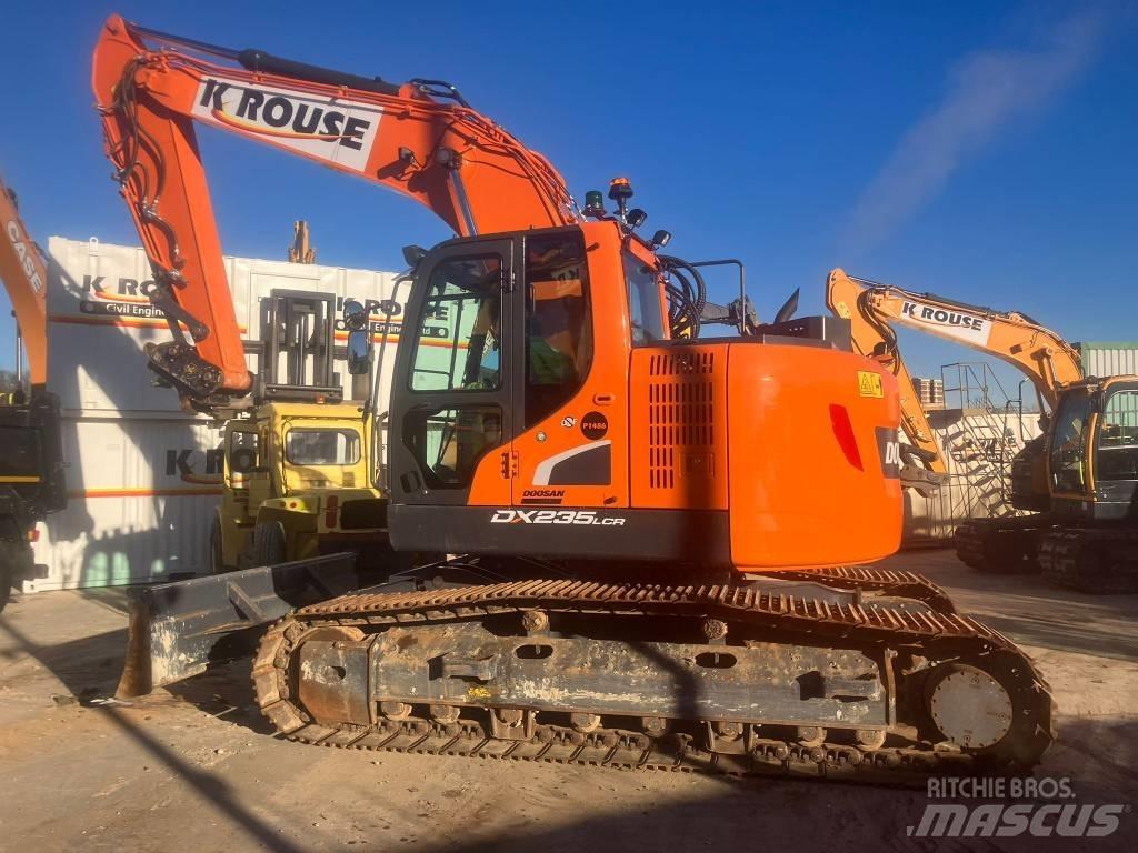 Doosan DX 235 LCR Escavatori cingolati