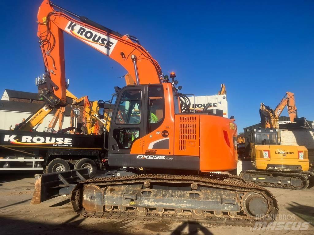 Doosan DX 235 LCR Escavatori cingolati
