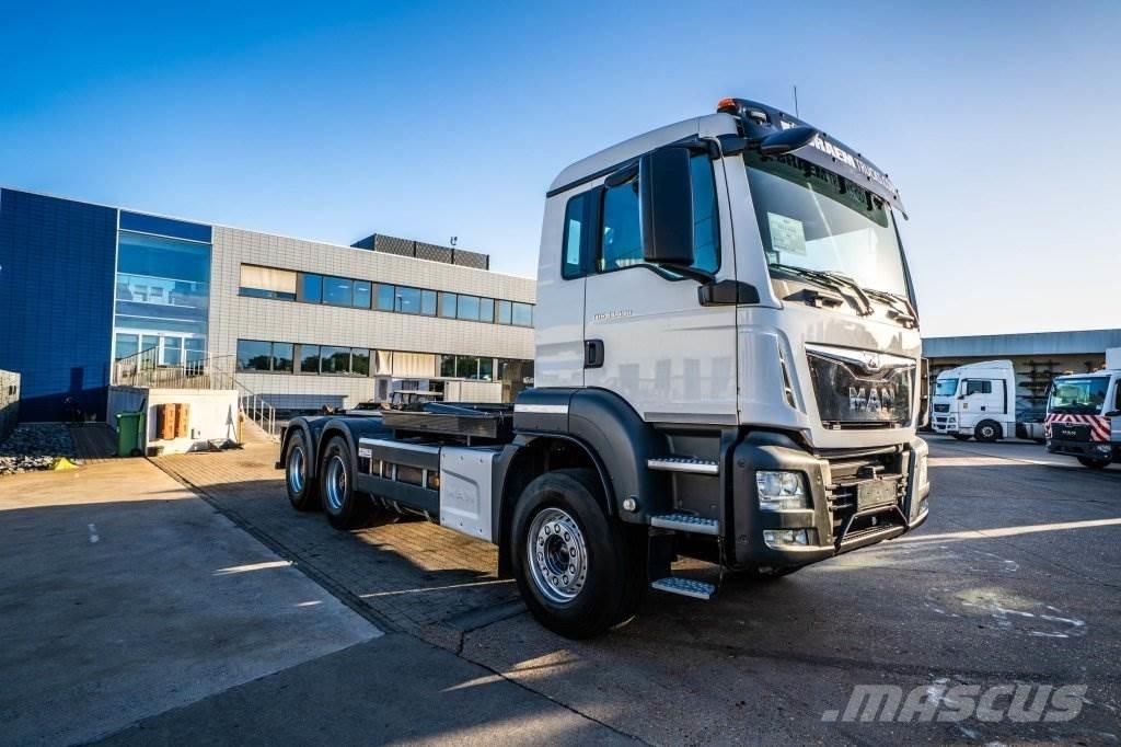 MAN TGS 33.430 BL Camion con gancio di sollevamento