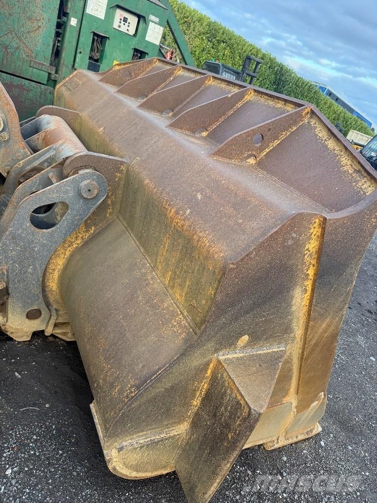 Volvo L 150 H Pale gommate