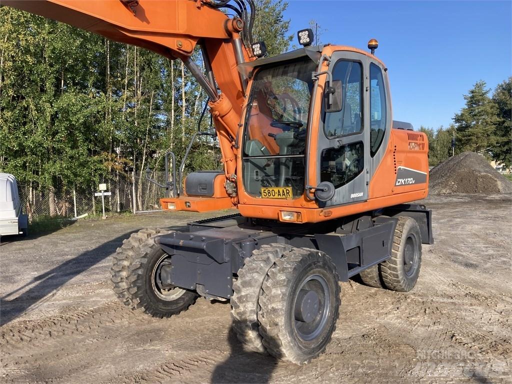 Doosan DX 170 W Escavatori gommati