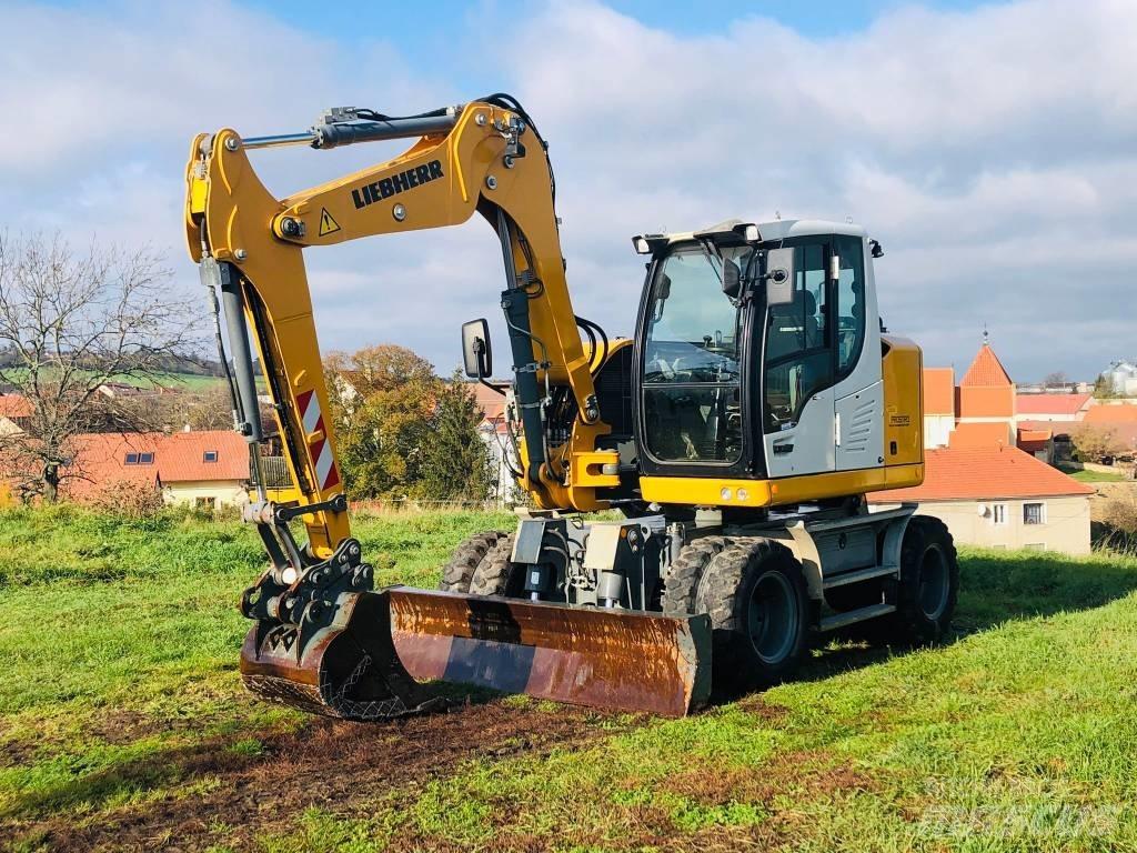 Liebherr A 910 Escavatori gommati