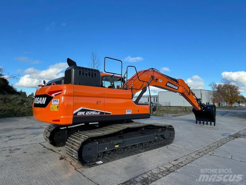 Doosan DX225LC-7 Escavatori cingolati