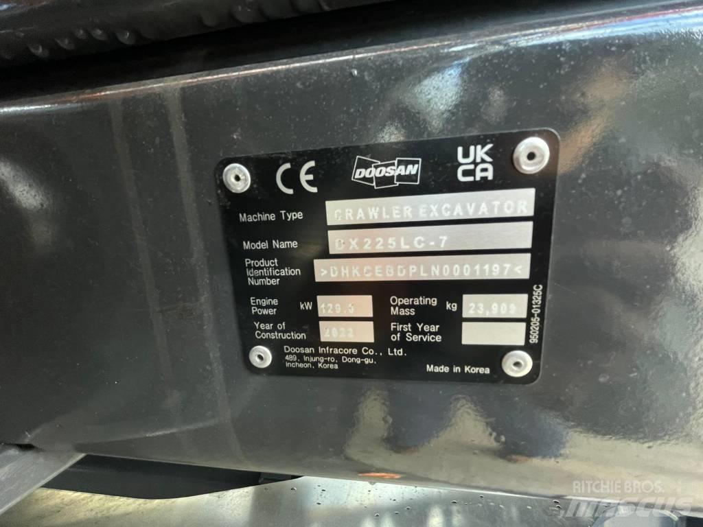 Doosan DX225LC-7 Escavatori cingolati