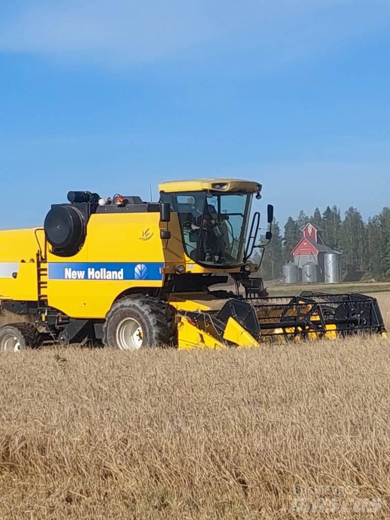 New Holland TC 5050 Mietitrebbiatrici