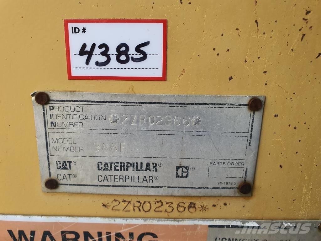 CAT 988 F II Pale gommate
