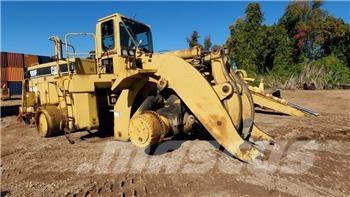 CAT 988 F II Pale gommate
