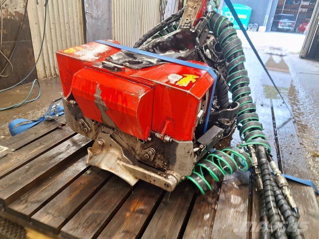 Komatsu S82 Decespugliatrici e trinciatrici idrauliche