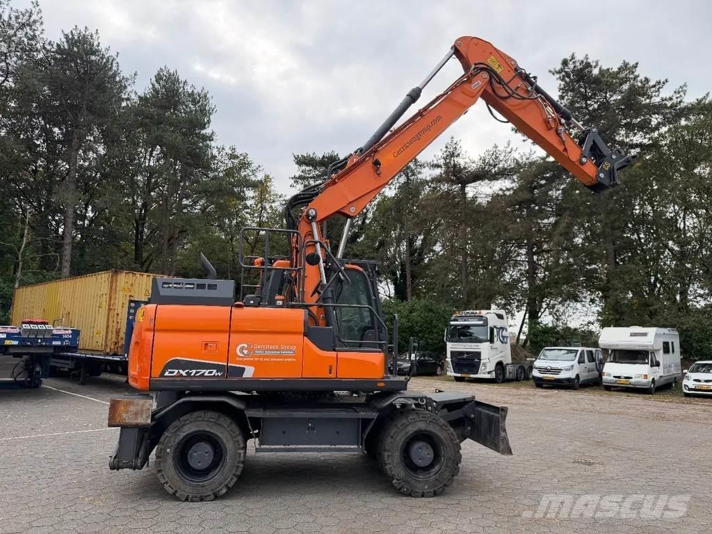 Doosan DX170W-5 Escavatori gommati