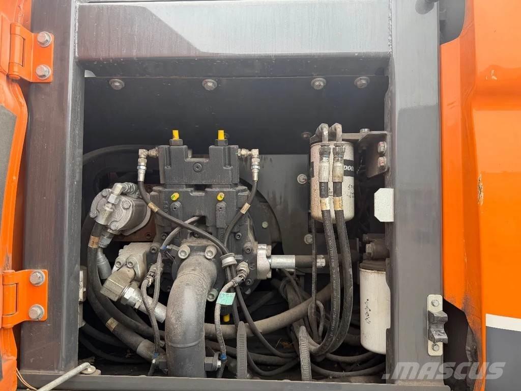 Doosan DX170W-5 Escavatori gommati