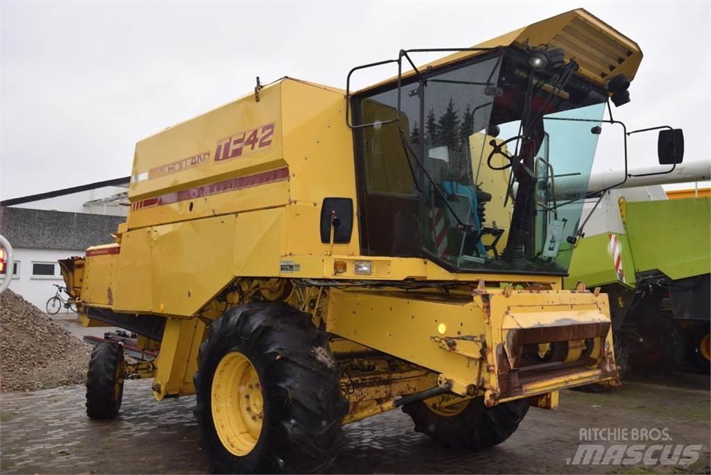 New Holland TF 42 Mietitrebbiatrici