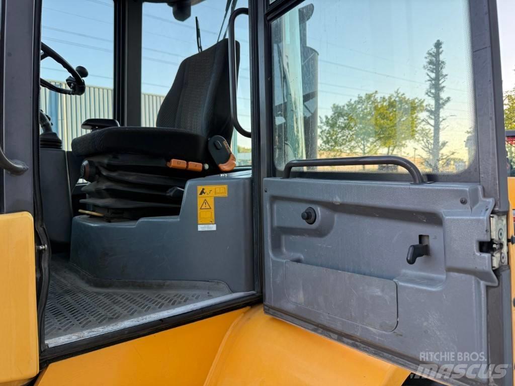 Volvo L 40 B TPS Pale gommate