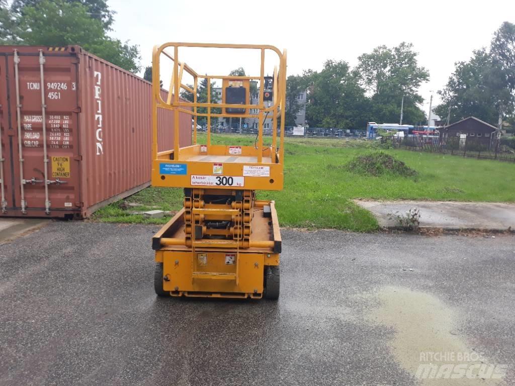 Haulotte Compact 12 Piattaforme a pantografo