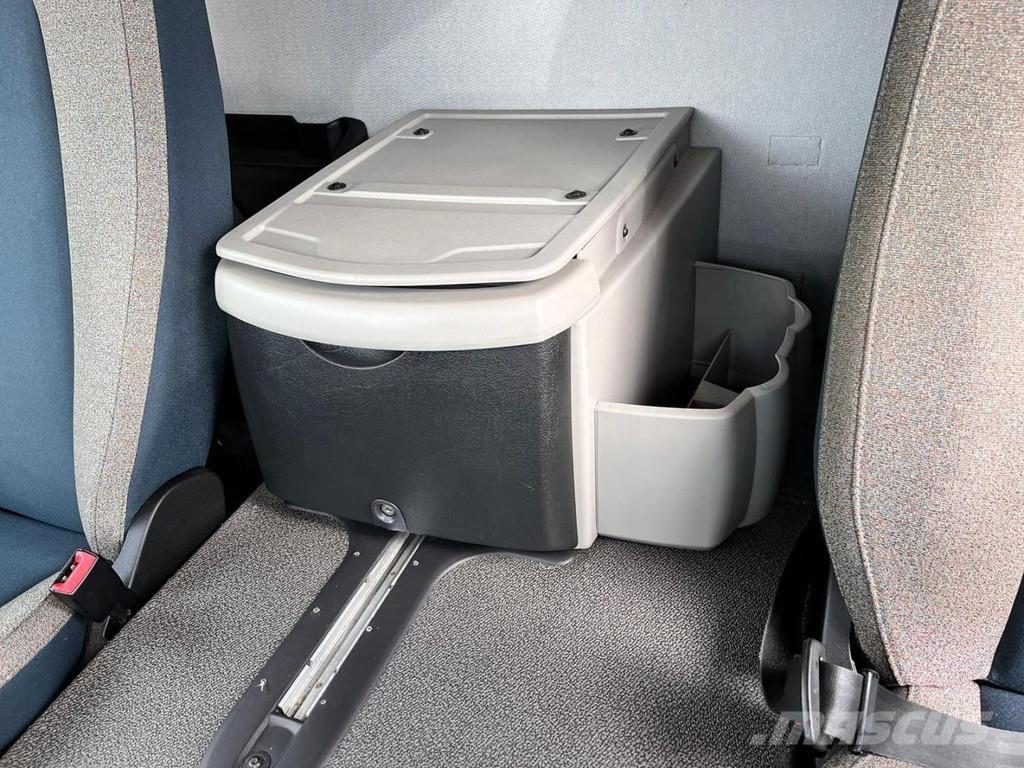 Volvo FL210 Camion cassonati