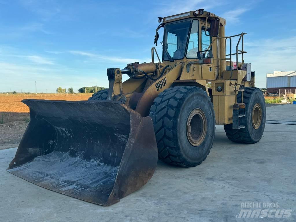 CAT 966 F Pale gommate