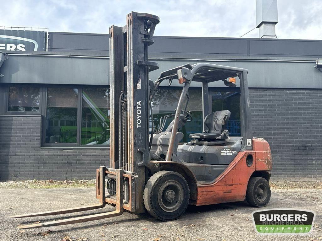 Toyota 8FDF25 Carrelli elevatori diesel