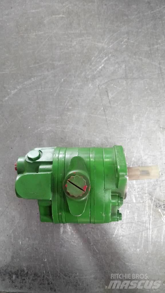 John Deere Αντλία Componenti idrauliche
