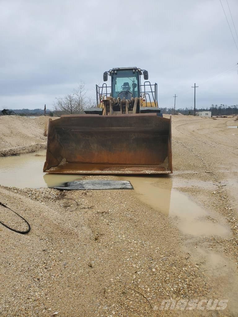 John Deere 844 K Pale gommate