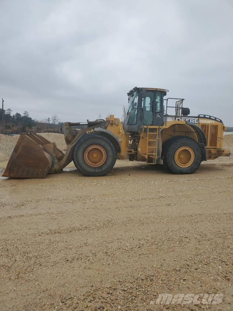 John Deere 844 K Pale gommate