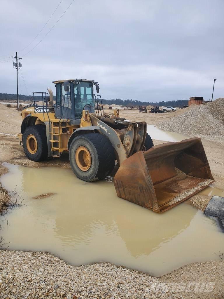 John Deere 844 K Pale gommate