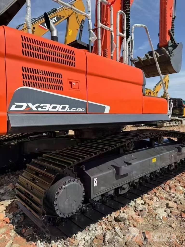 Doosan 300LC-9C Escavatori cingolati