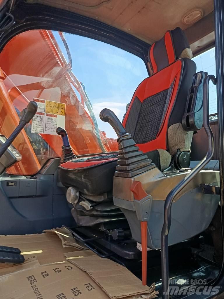 Doosan DX150 LC Escavatori cingolati