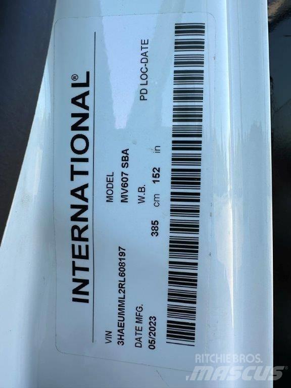 International MV Camion ribaltabili