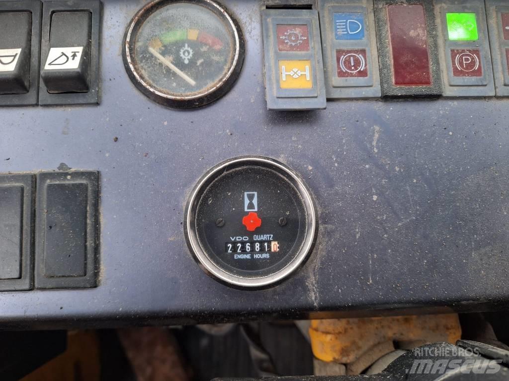 Volvo BM 4500 Pale gommate