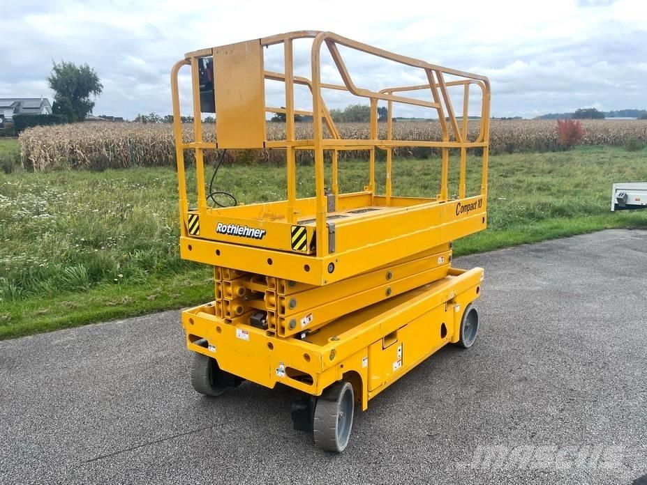 Haulotte Compact 10 Piattaforme a pantografo