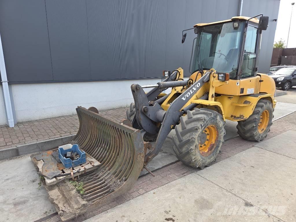 Volvo L 30 B Pale gommate