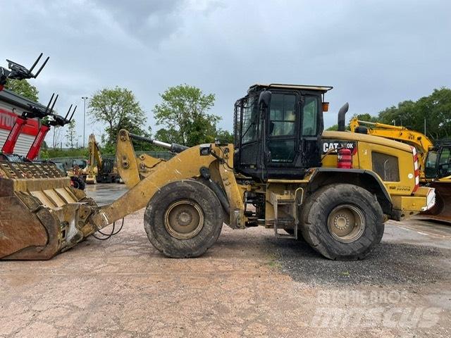 CAT 930 K Pale gommate