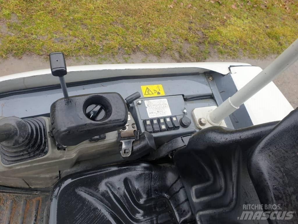 Takeuchi TB 225 Miniescavatori