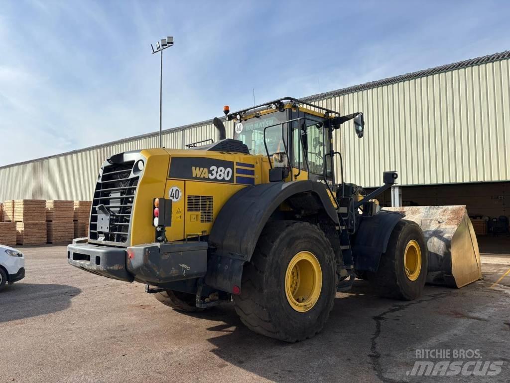 Komatsu WA 380-8 Pale gommate