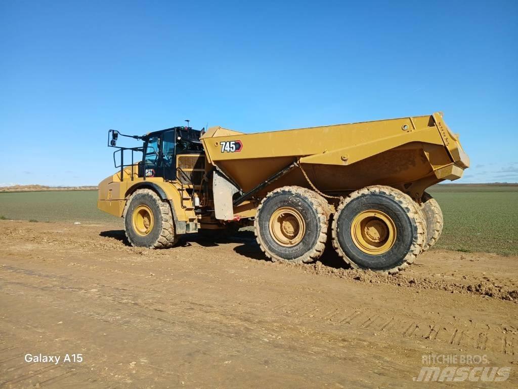 CAT 745 Dumpers articolati