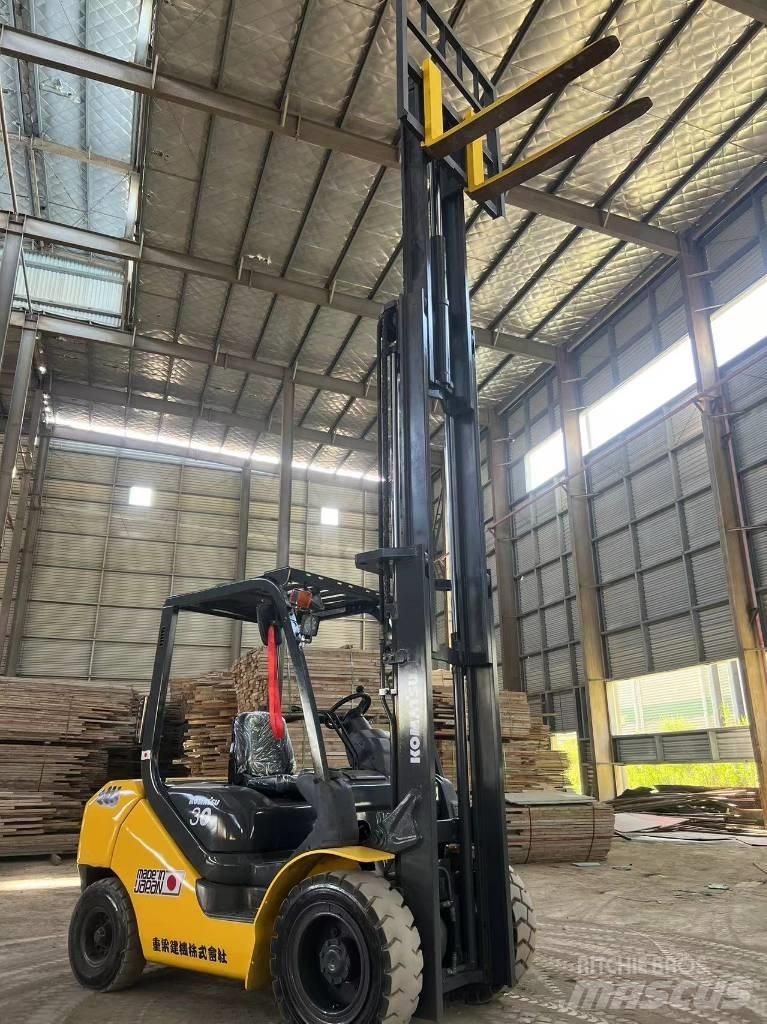 Komatsu FD 30 T-17 Carrelli elevatori diesel