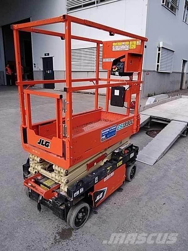 JLG ES 1330 L Piattaforme a pantografo
