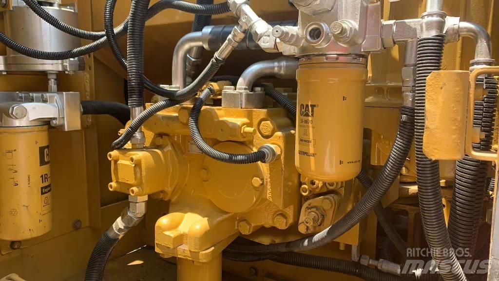 CAT 320 Escavatori cingolati