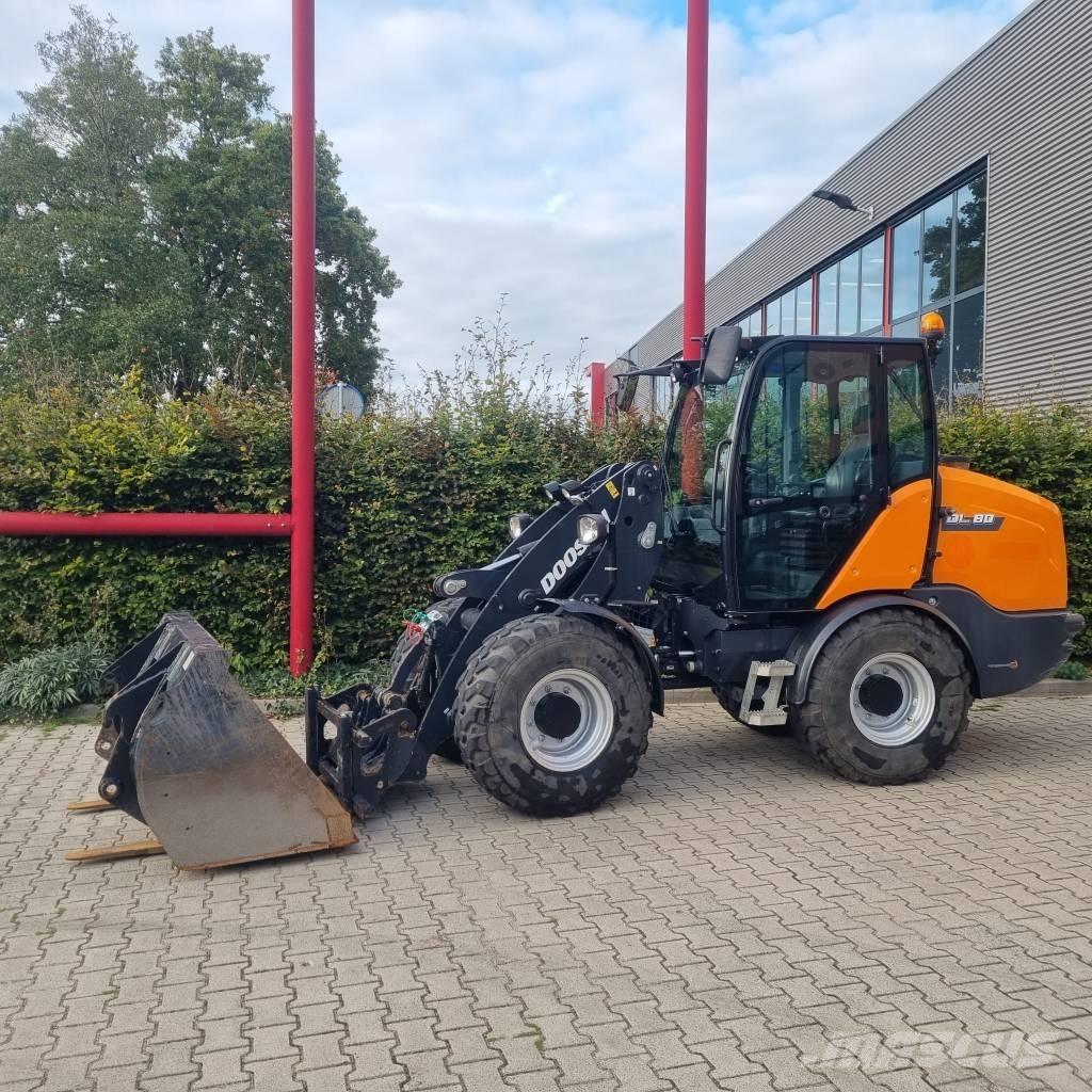 Doosan DL 80-7 Pale gommate