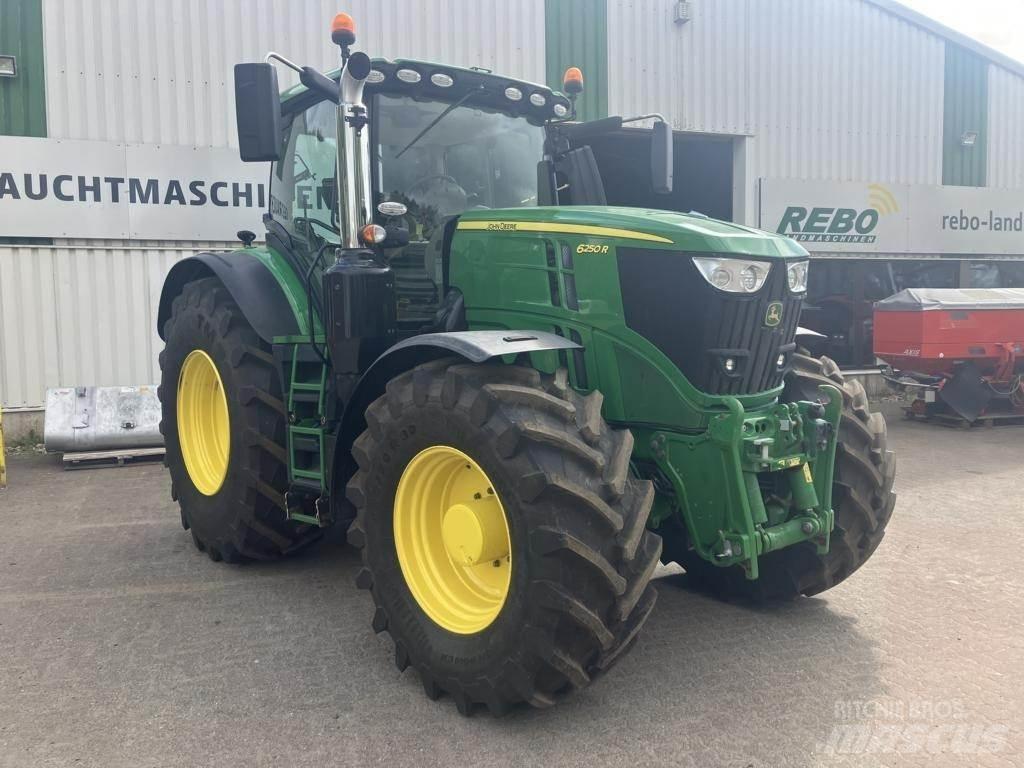 John Deere 6250R Trattori
